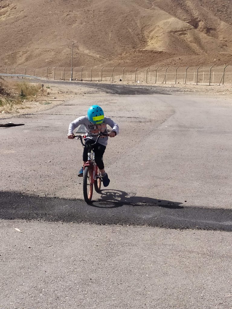 רכיבה על אופניים צילום טלי בריל